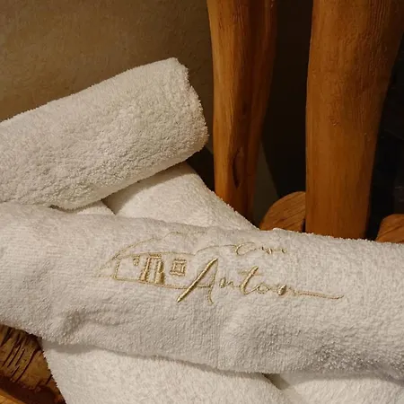 Casa Antón O Cebreiro * O Cebrero